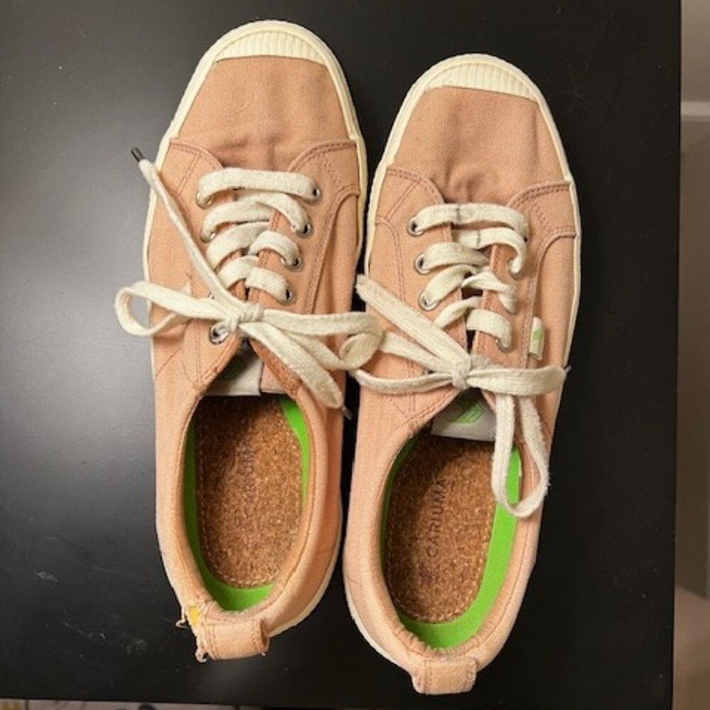 Cariuma Classic Pink Canvas Sneakers Women's Size 9